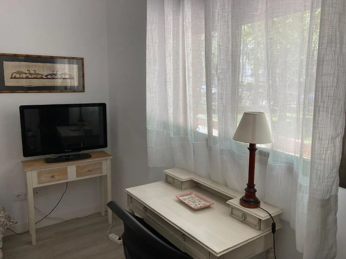 Padre Claret Apartments 0*, Madrid Spagna